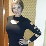 ����� ����