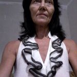 ����� ����